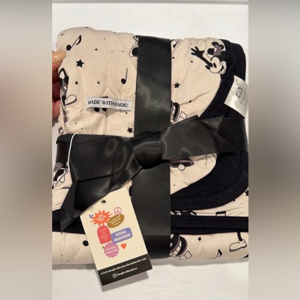 Made With Magic Mickey Print Bamboo blanket 50”x50” NWT